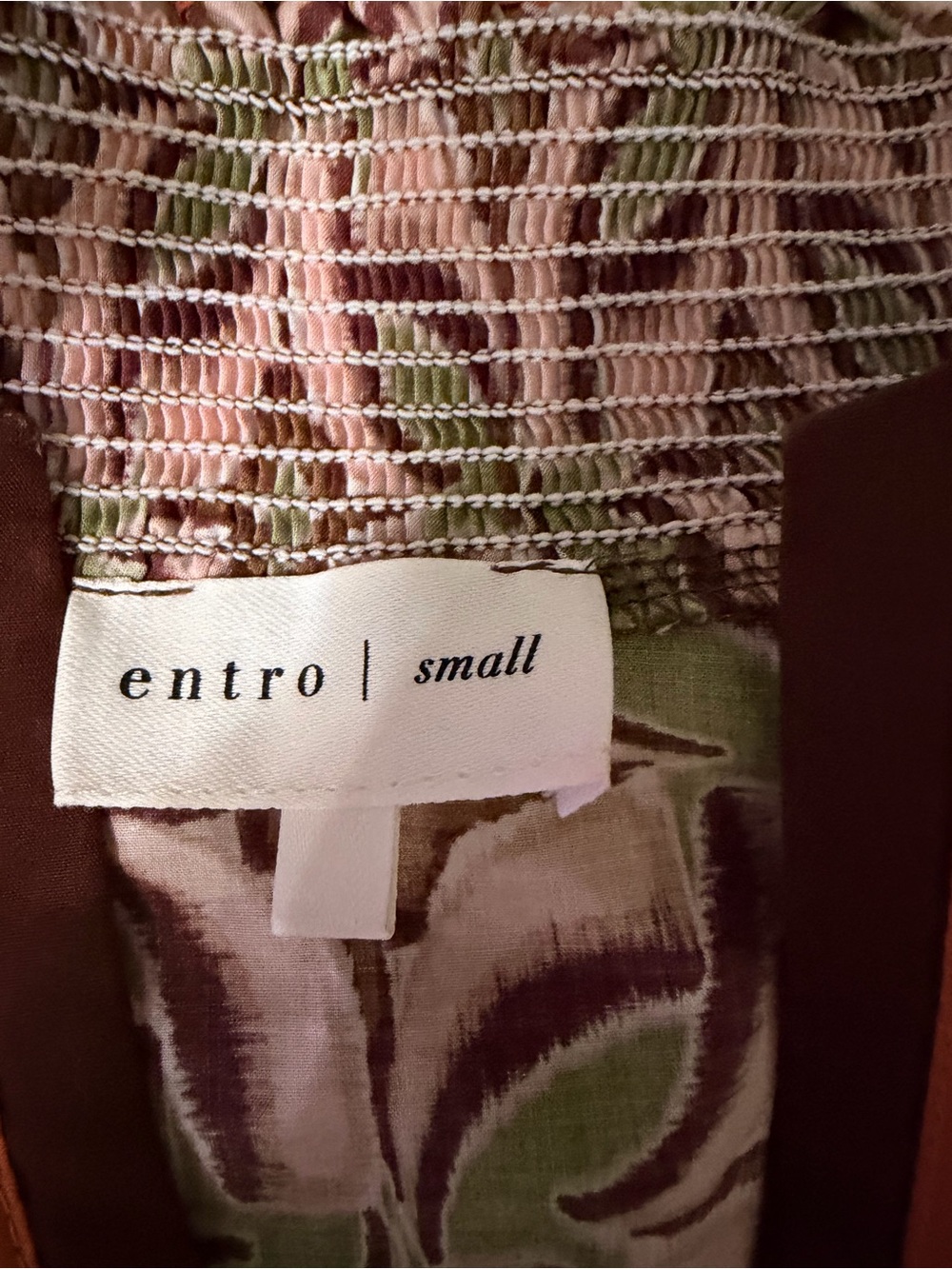 Entro Geometric Print Puff Sleeve Blouse Size Small NWOT - Picture 2 of 2